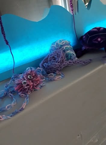 School finger-knitting challenge