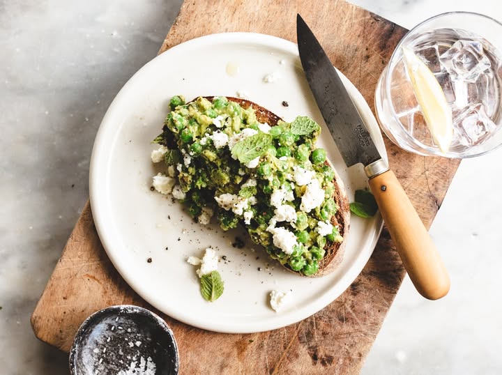 Smashed broad beans brunch recipe